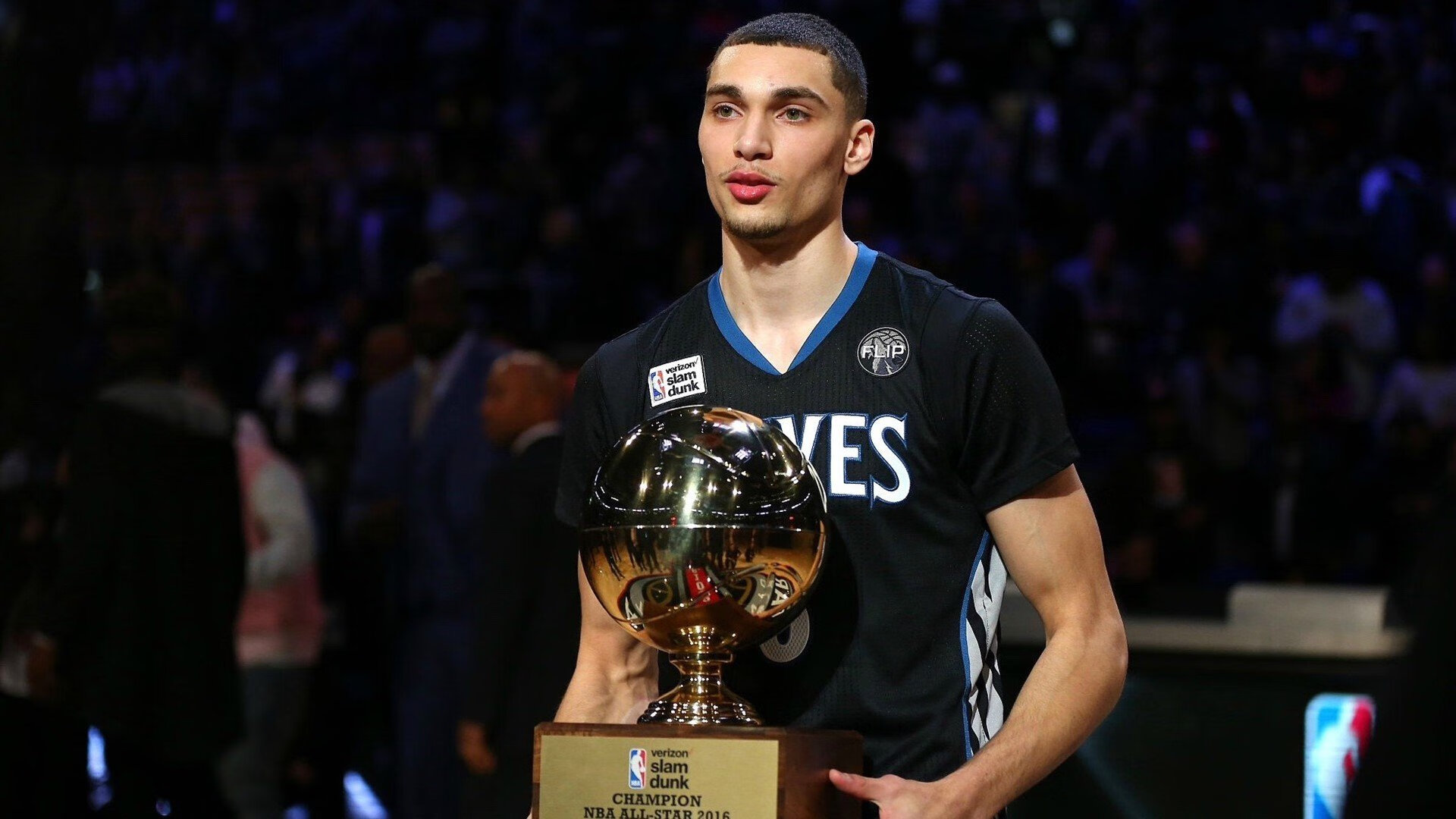 赛事门票一售而空，举办城市迎来球迷潮，买球赛门票的网站哪个好